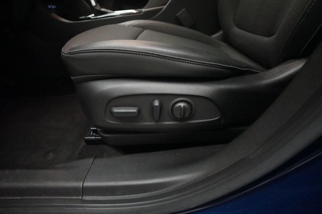 Used 2023 Buick Encore GX Preferred w/ Cold Weather Comfort Package AWD/4WD image 28