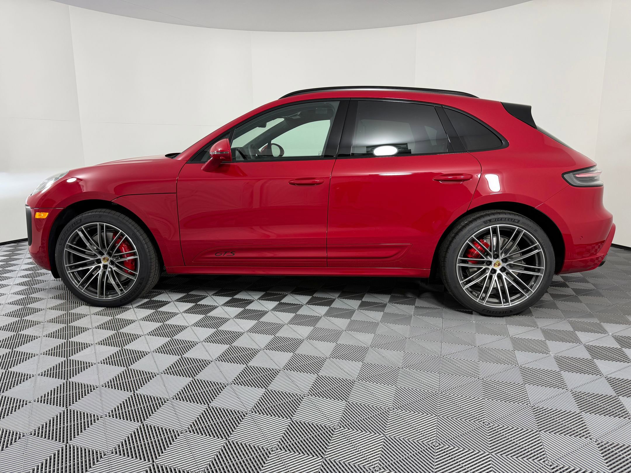 New 2026 Porsche Macan GTS AWD/4WD image 2