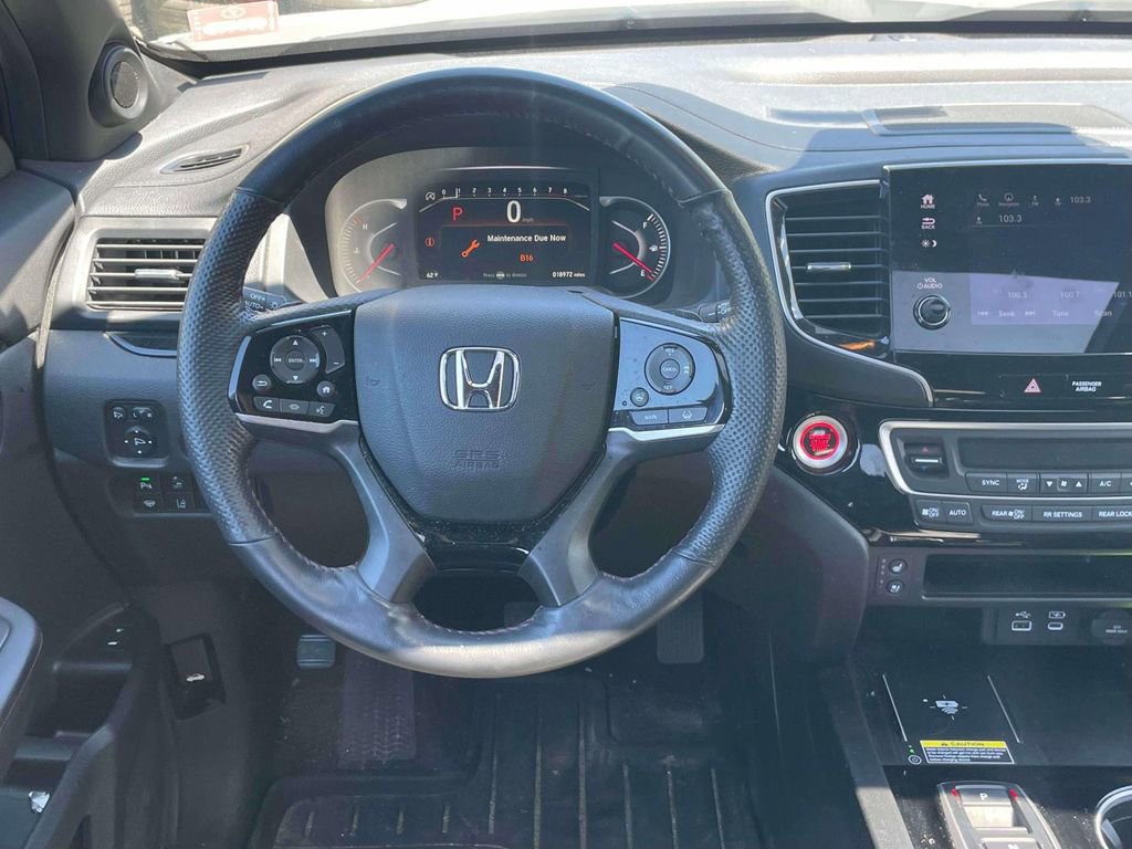 Used 2025 Honda Passport Black Edition image 13