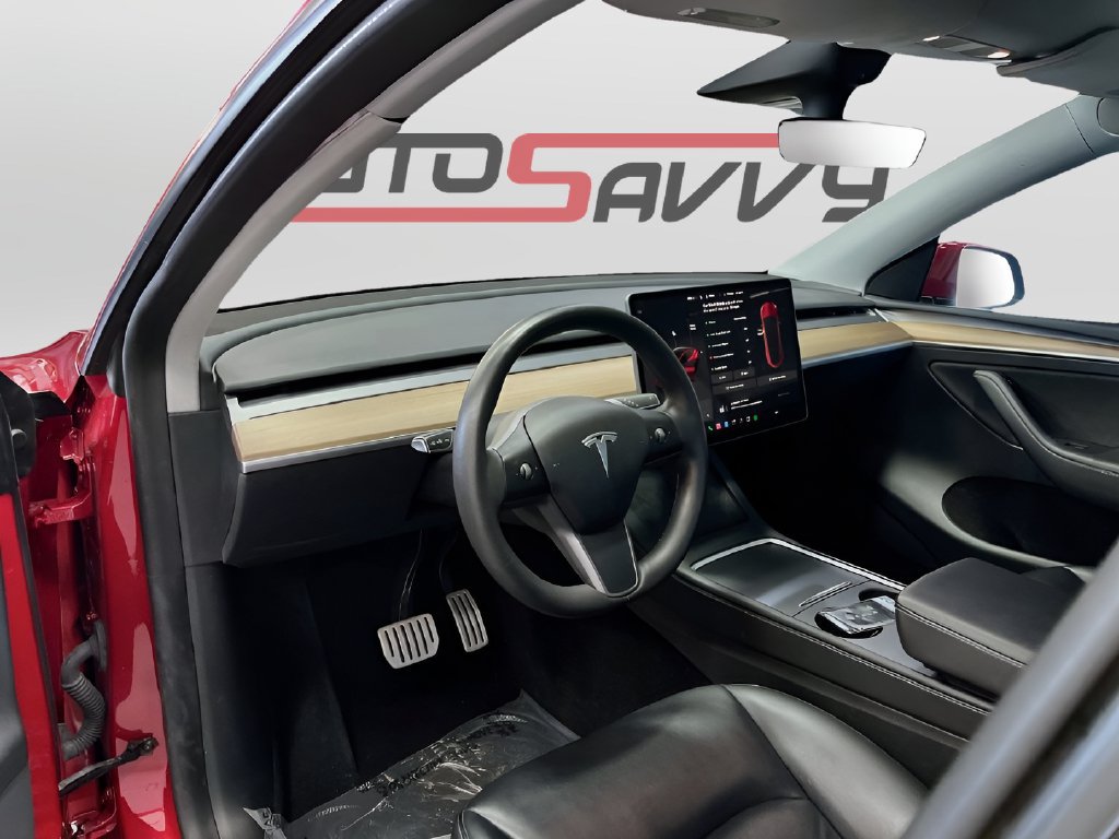 Used 2023 Tesla Model Y Performance AWD/4WD image 9