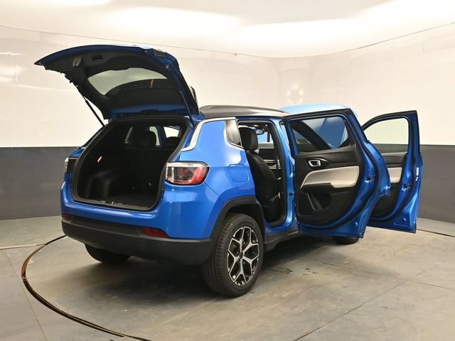Used 2025 Jeep Compass Limited AWD/4WD image 42