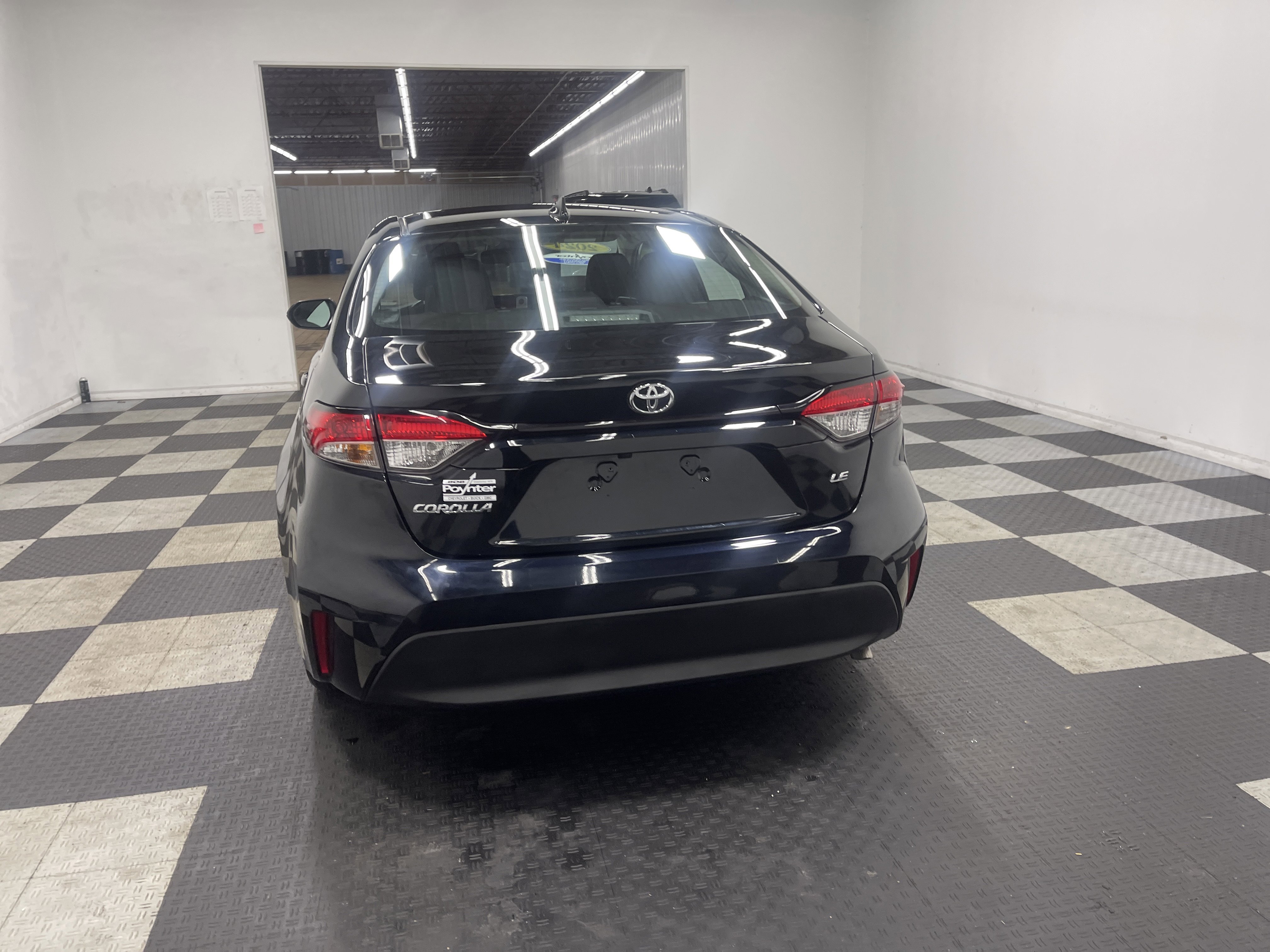 Used 2024 Toyota Corolla LE image 3