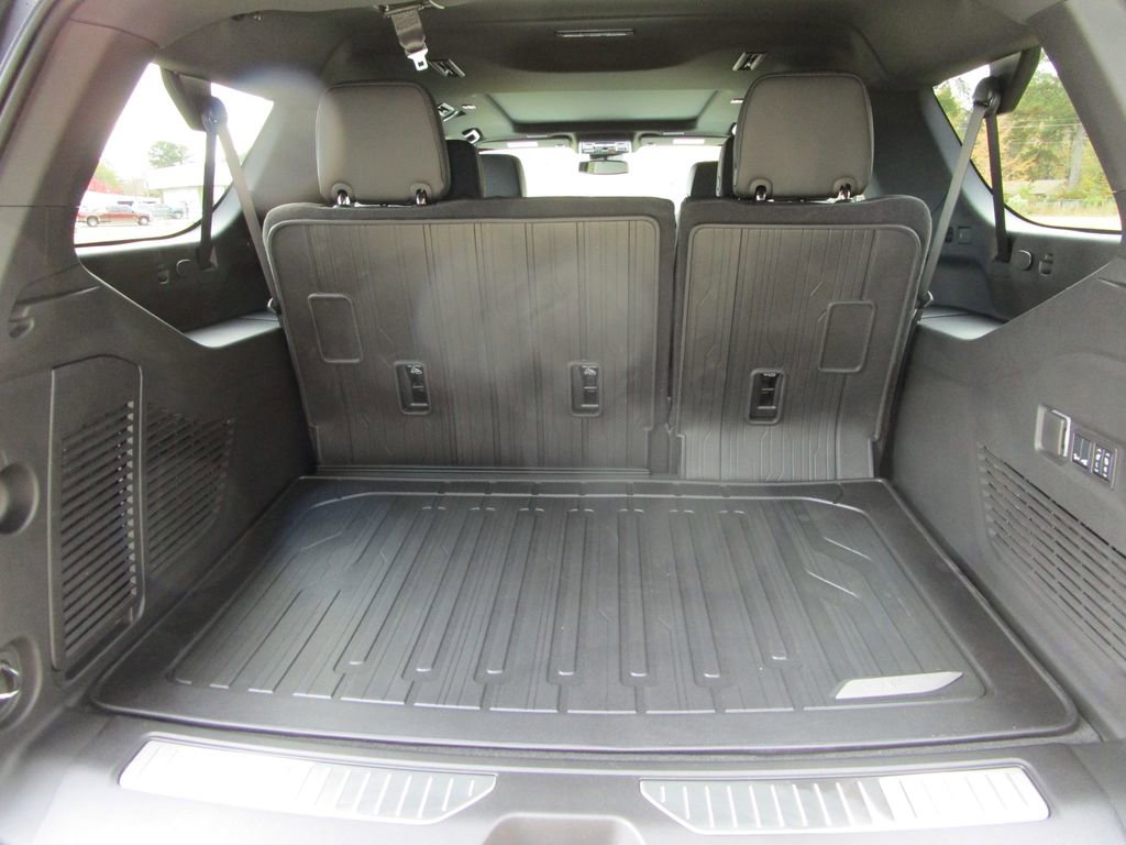 New 2026 GMC Yukon XL Denali w/ Sun & Power Step Package image 13