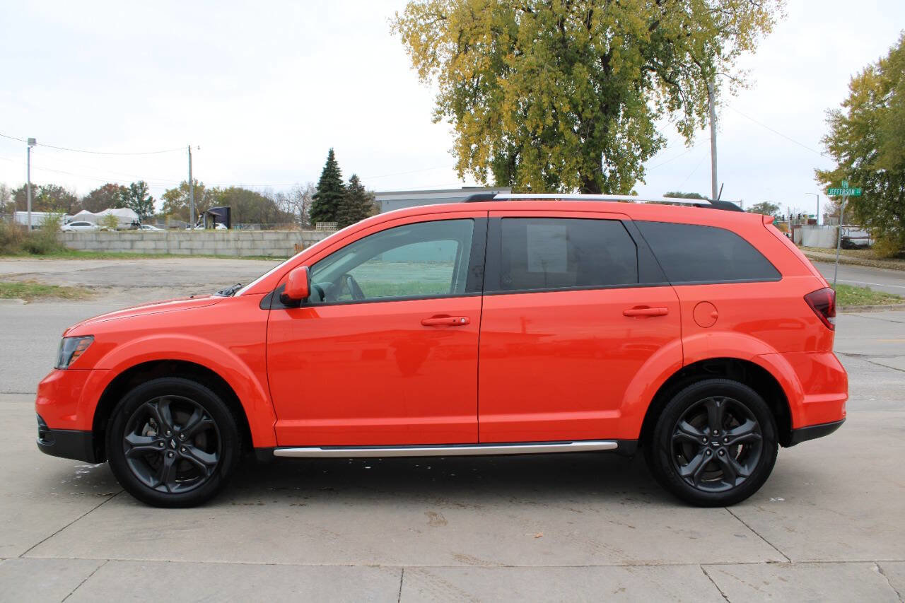Used 2019 Dodge Journey Crossroad w/ Popular Equipment Group image 3