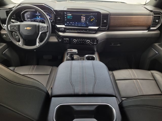 Used 2025 Chevrolet Silverado 1500 High Country AWD/4WD image 13