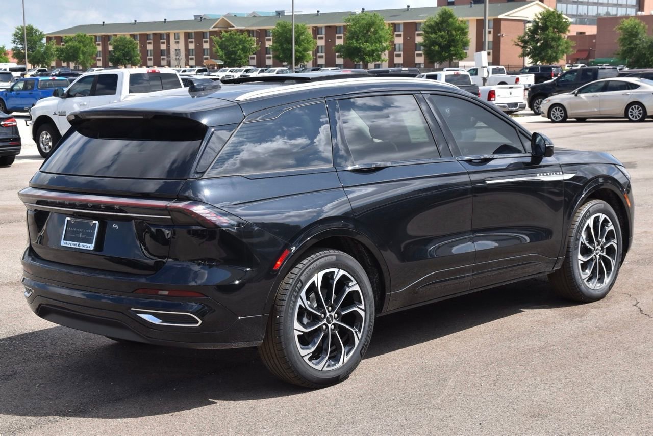 New 2026 Lincoln Nautilus Reserve AWD/4WD image 13