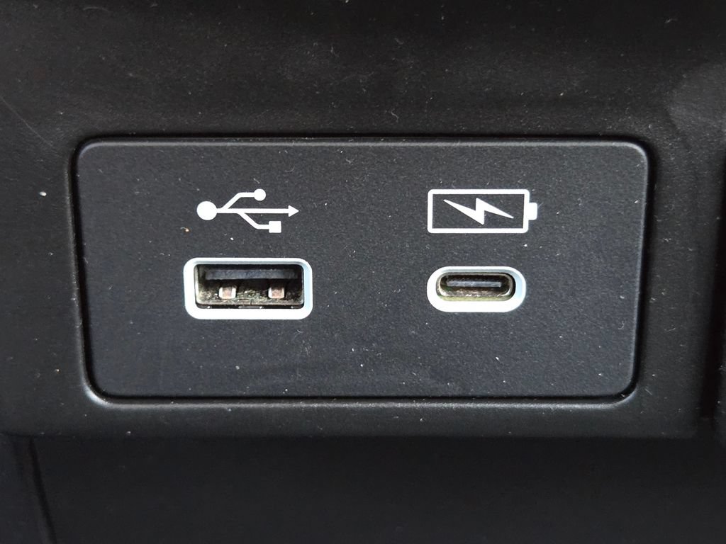 Used 2025 Honda Odyssey Elite image 11