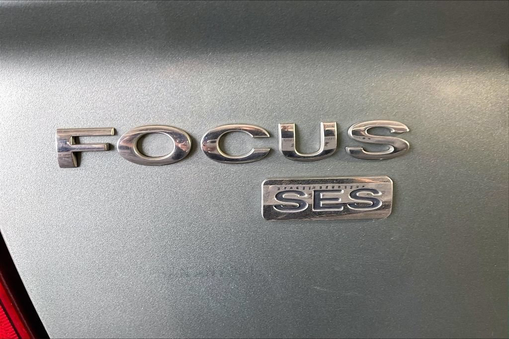 Used 2005 Ford Focus ZX4 Sedan FWD image 37