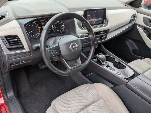 Used 2025 Nissan Rogue SV FWD image 11