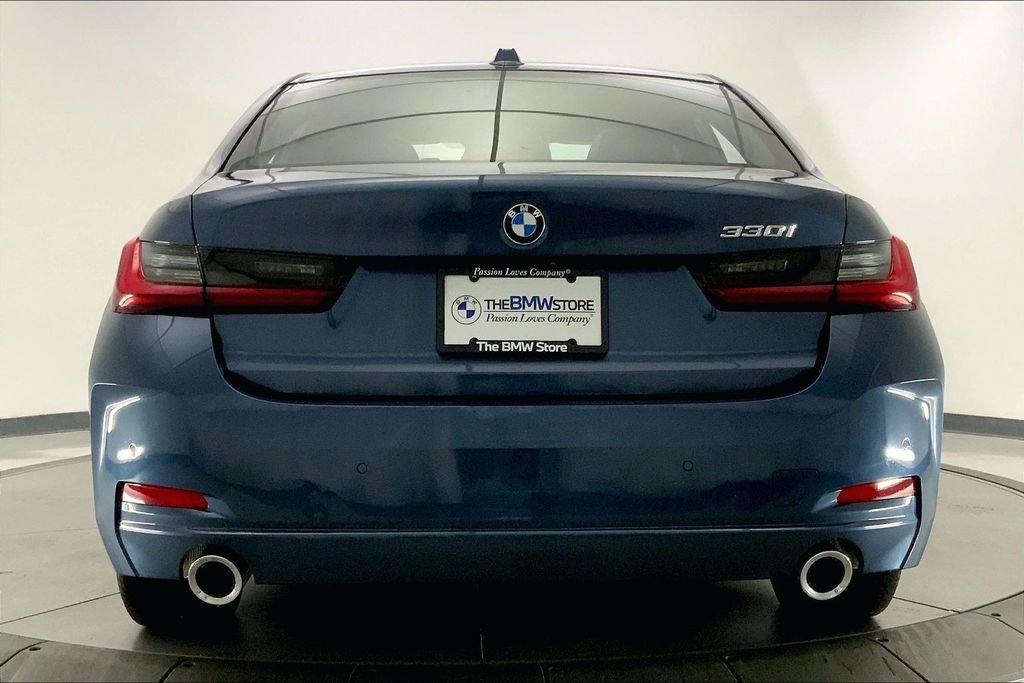 Used 2025 BMW 330i Sedan RWD image 3