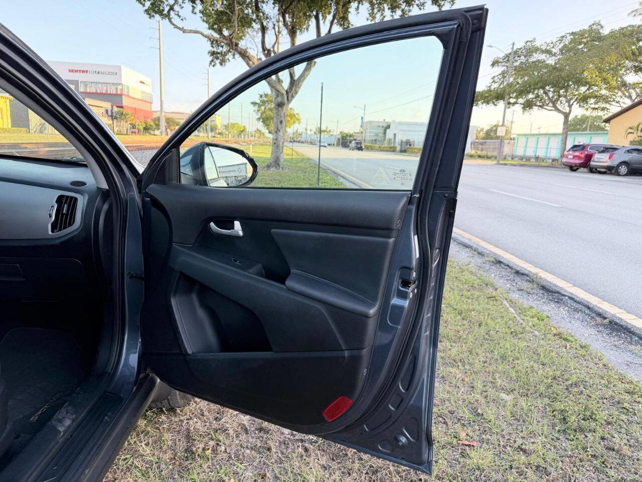 Used 2016 Kia Sportage LX image 19
