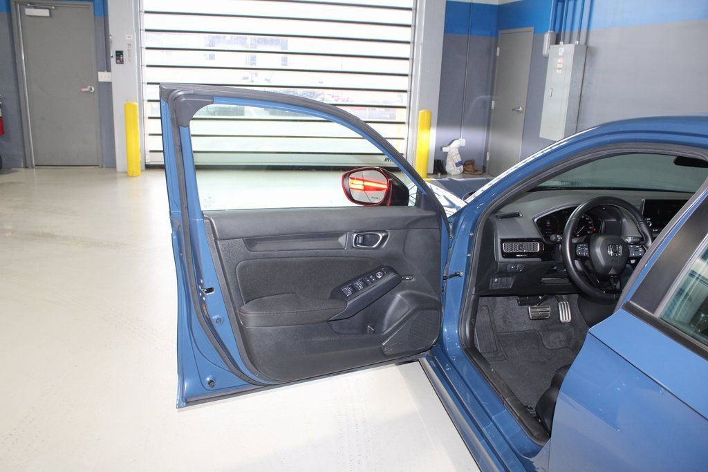 Used 2025 Honda Civic Sport image 7