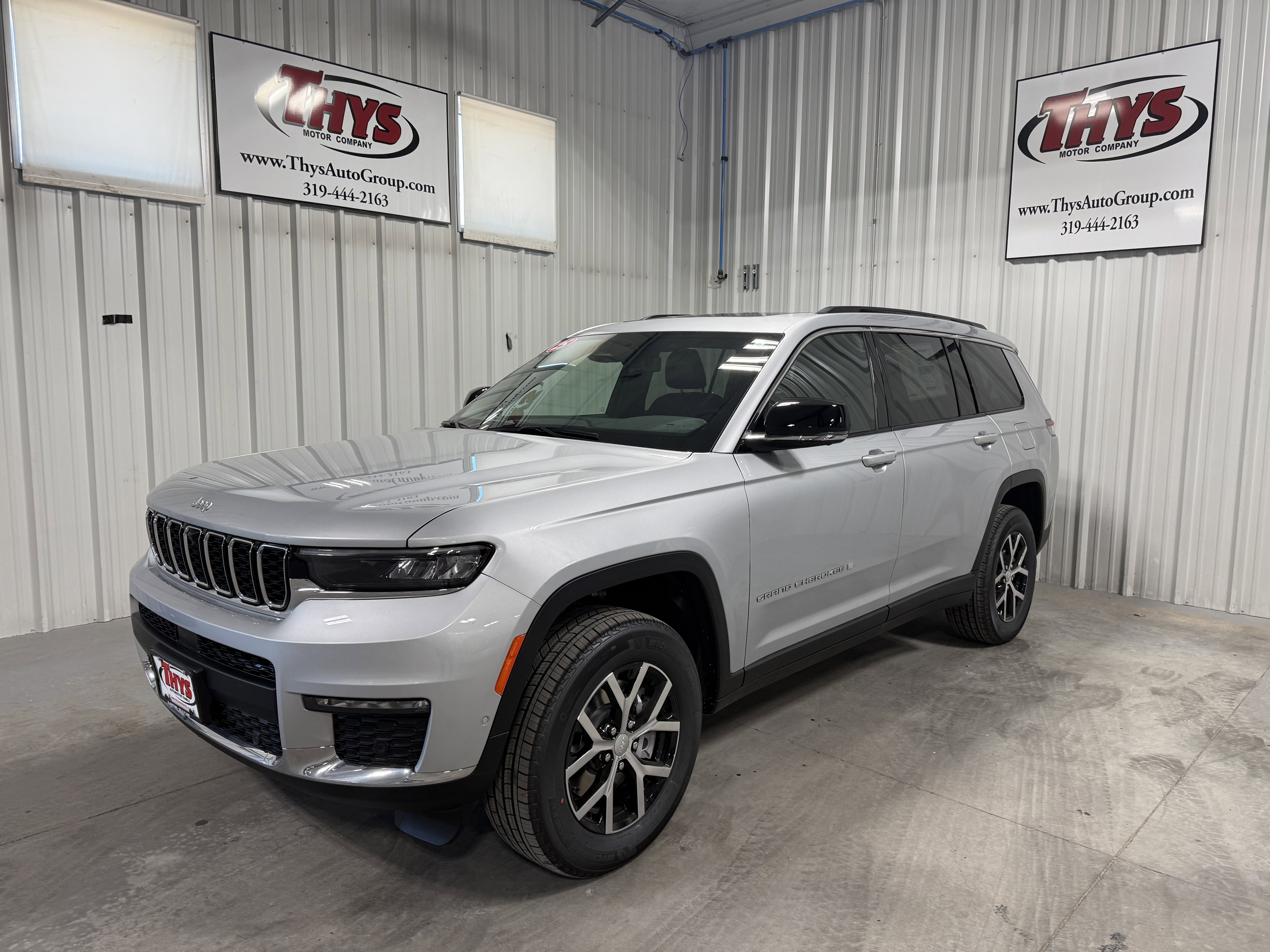 New 2025 Jeep Grand Cherokee L Limited image 17