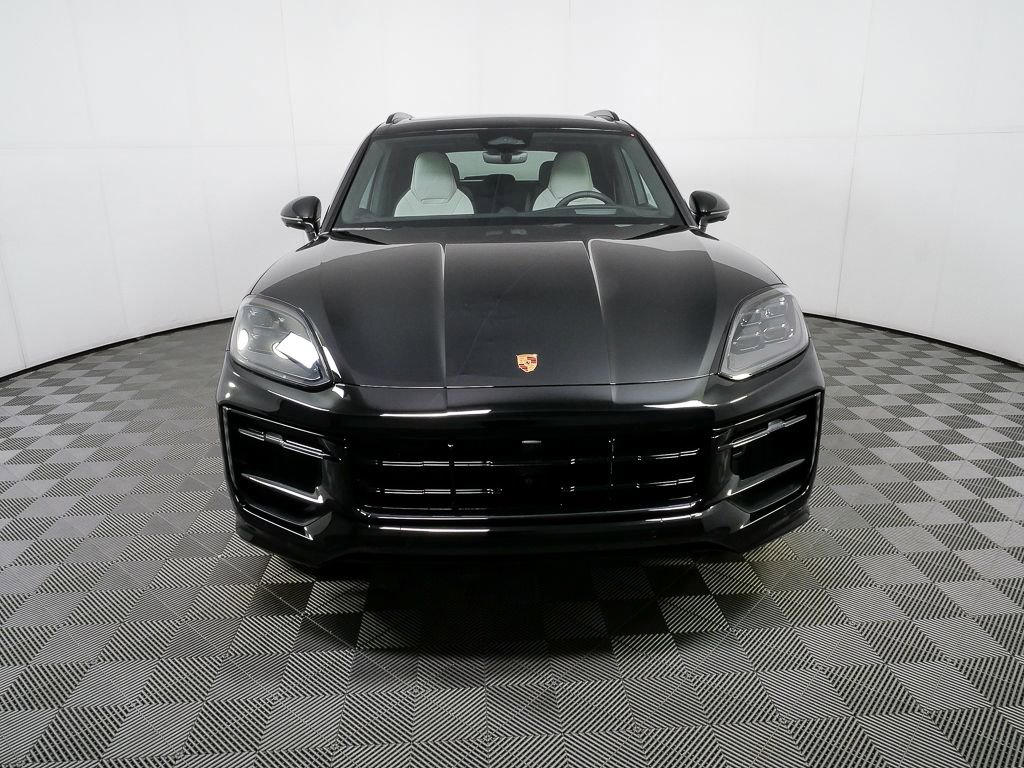 New 2026 Porsche Cayenne GTS image 39
