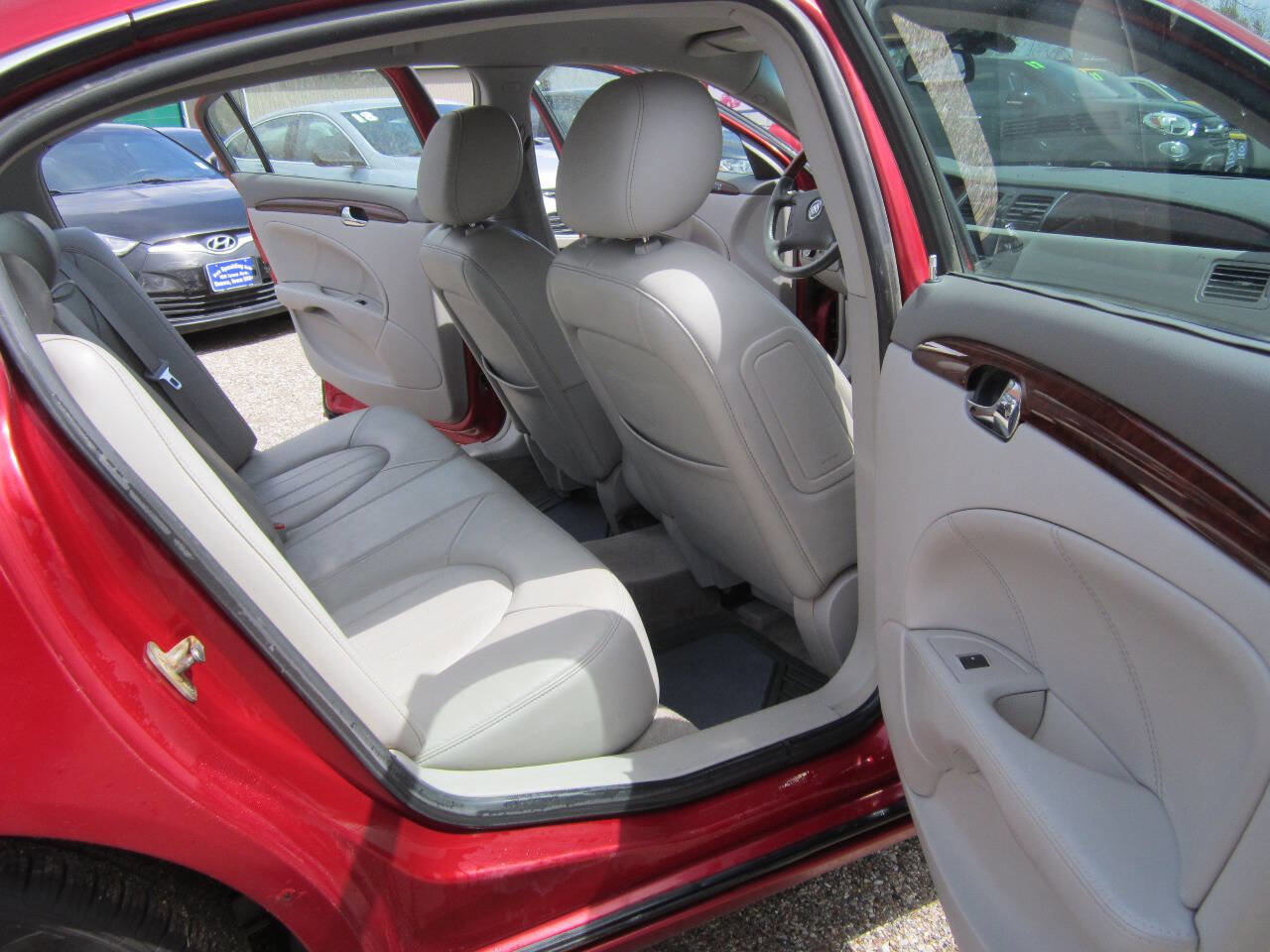 Used 2009 Buick Lucerne CXL w/ Driver Confidence Package FWD image 13