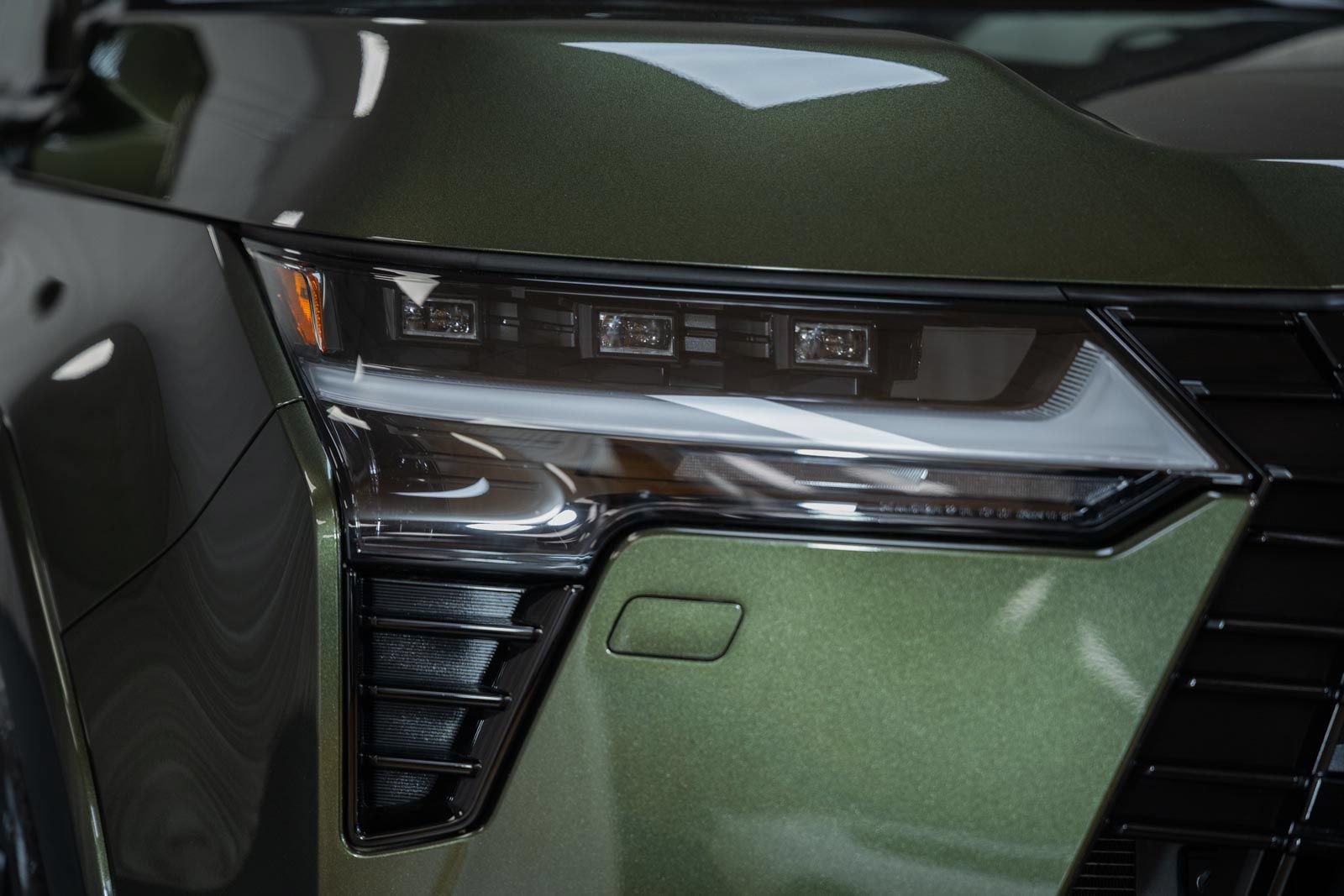 Used 2025 Lexus GX 550 w/ Cold Area Package AWD/4WD image 15