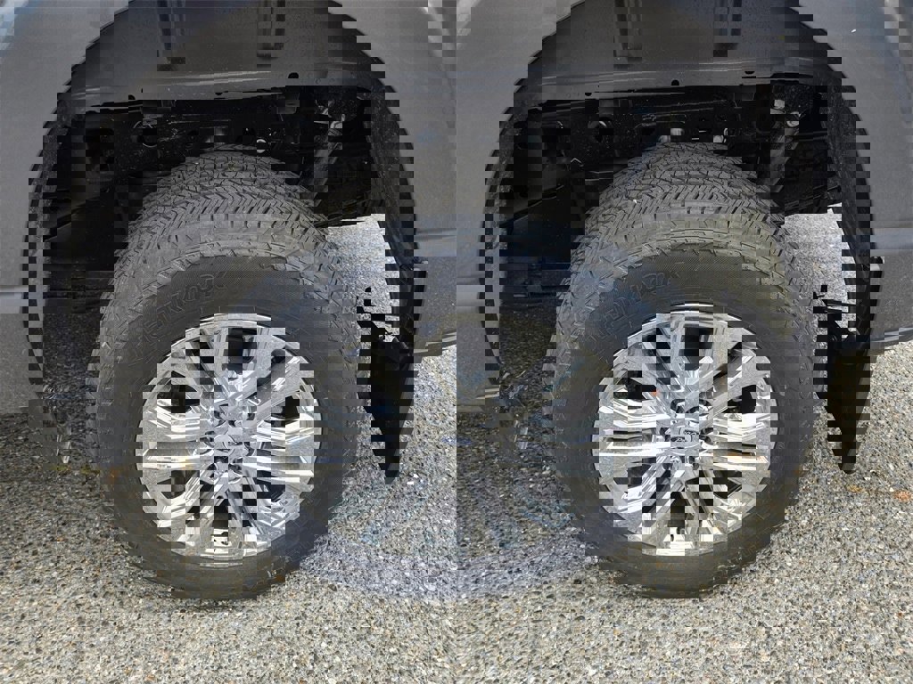 New 2025 Ford F150 Lariat w/ Equipment Group 502A High image 9