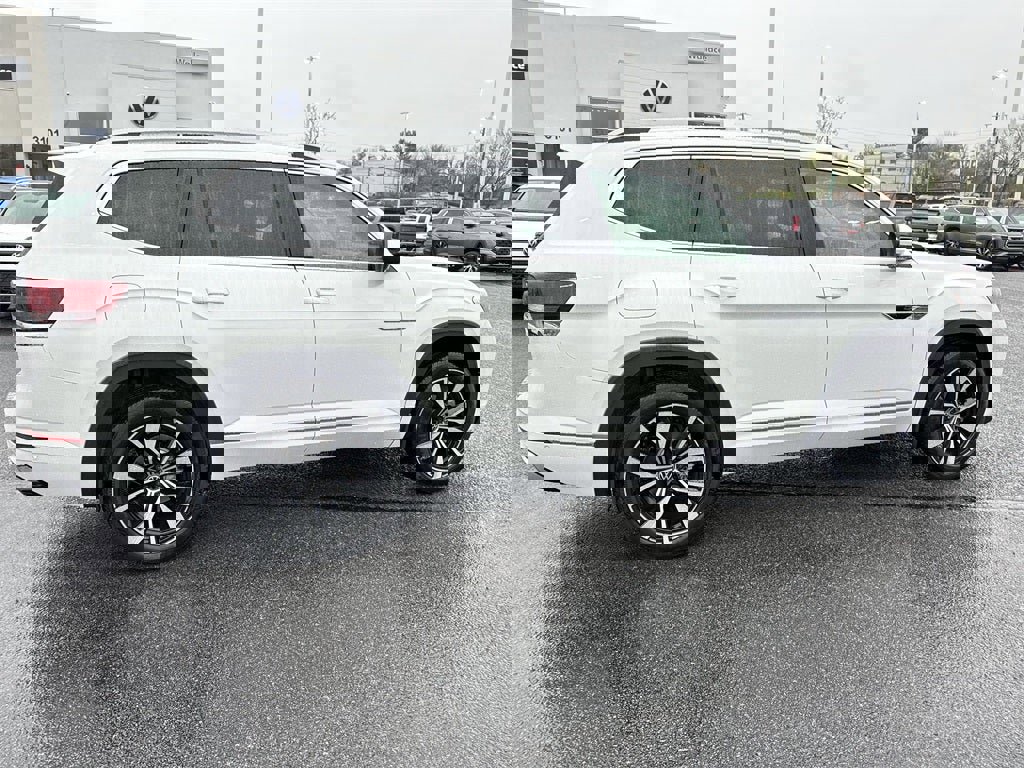 New 2025 Volkswagen Atlas SEL Premium R-Line image 4