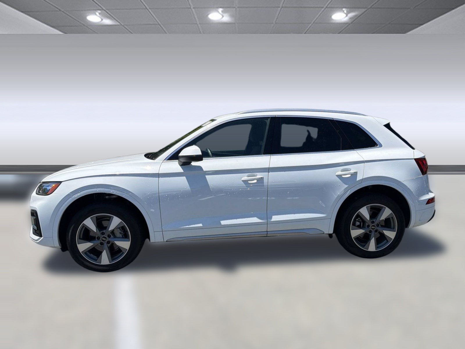 Used 2024 Audi Q5 2.0T Premium AWD/4WD image 2
