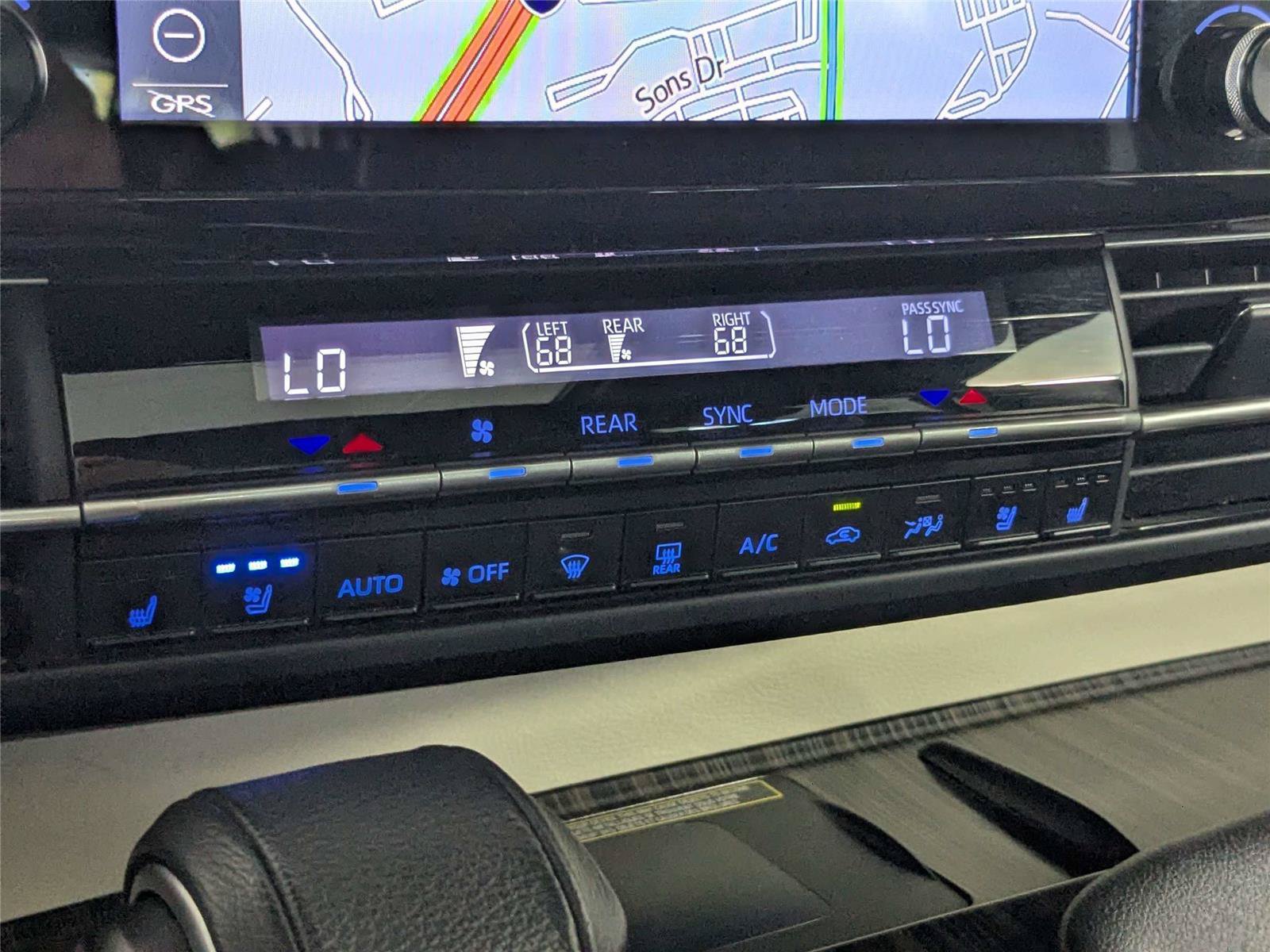 Certified 2022 Toyota Sienna Platinum FWD image 25