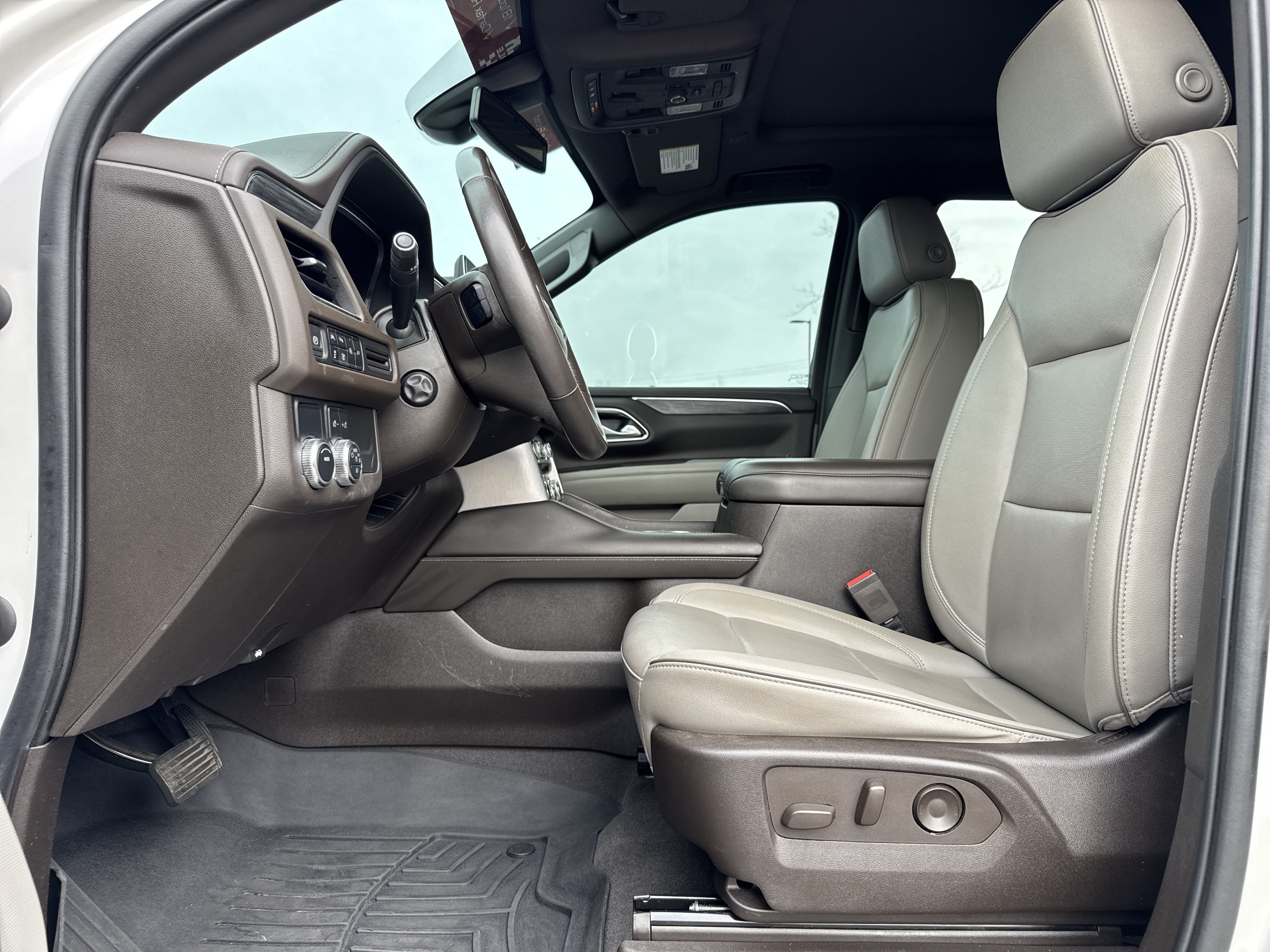 Used 2022 GMC Yukon SLT w/ SLT Premium Package RWD image 16