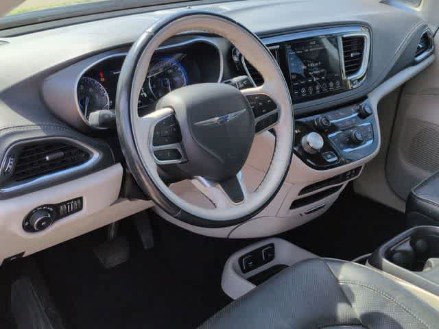 Used 2020 Chrysler Pacifica Limited FWD image 10