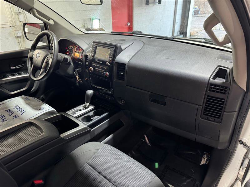 Used 2015 Nissan Titan SV w/ SV Value Truck Package image 14