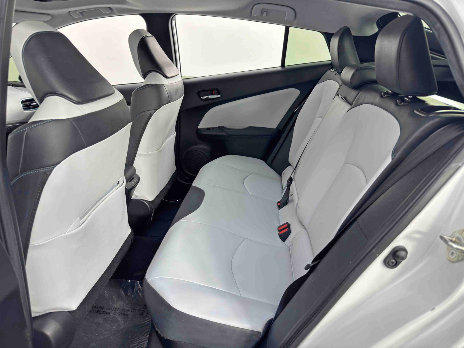 Used 2022 Toyota Prius XLE w/ Premium Convenience Package image 38