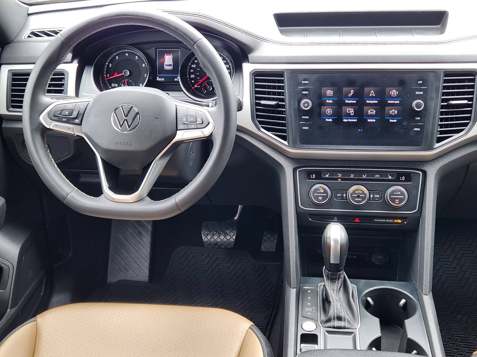 Used 2021 Volkswagen Atlas Cross Sport SE w/ Panoramic Sunroof Package FWD image 30