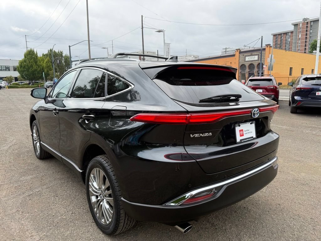 Certified 2024 Toyota Venza XLE AWD/4WD image 6