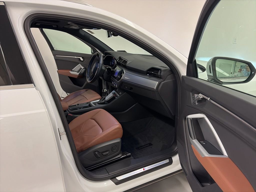 Used 2021 Audi Q3 2.0T Premium w/ Convenience Package image 17