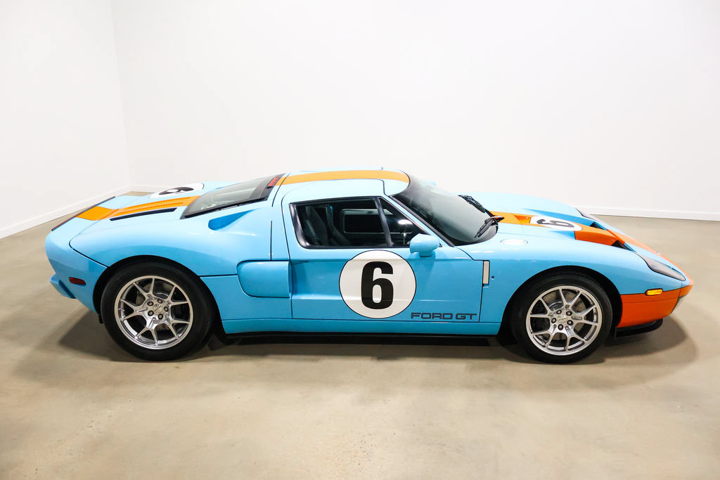 Used 2006 Ford GT RWD image 68