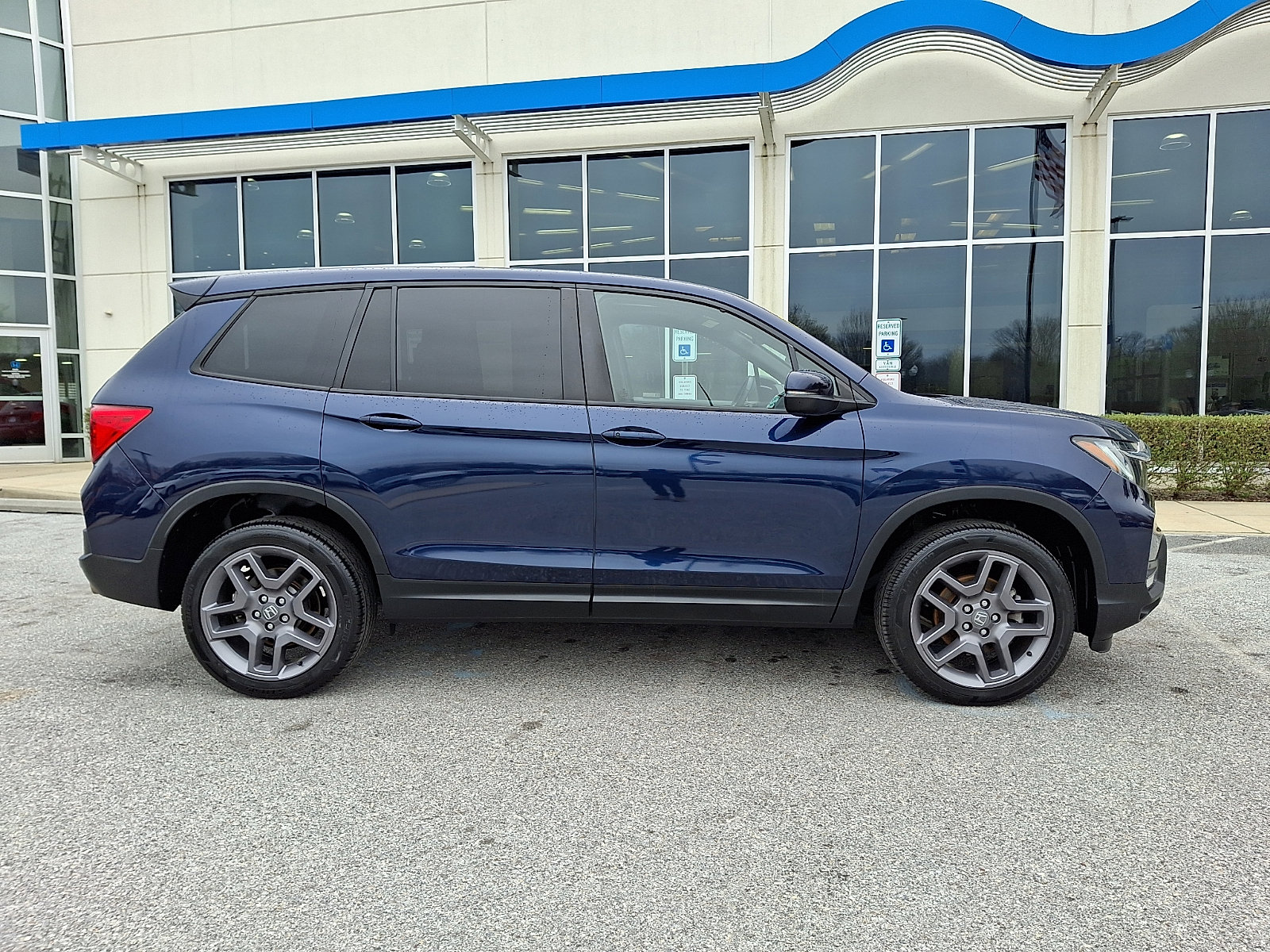 Used 2023 Honda Passport EX-L image 7