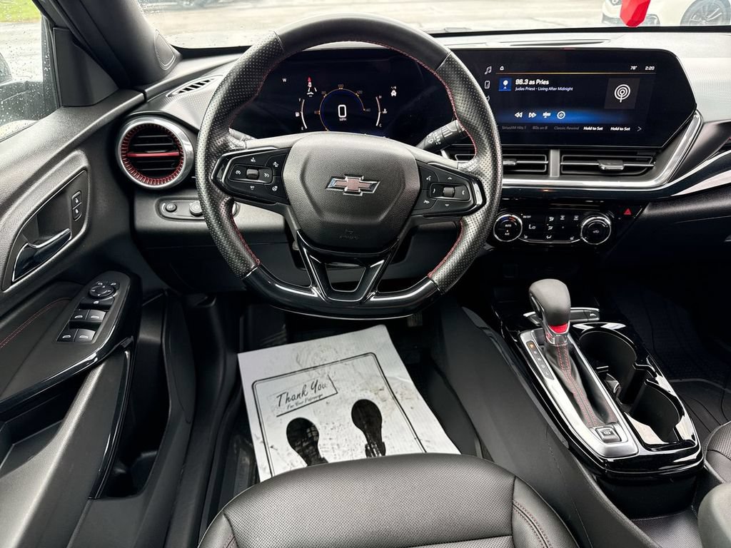 Used 2025 Chevrolet Trax RS w/ Driver Confidence Package FWD image 14