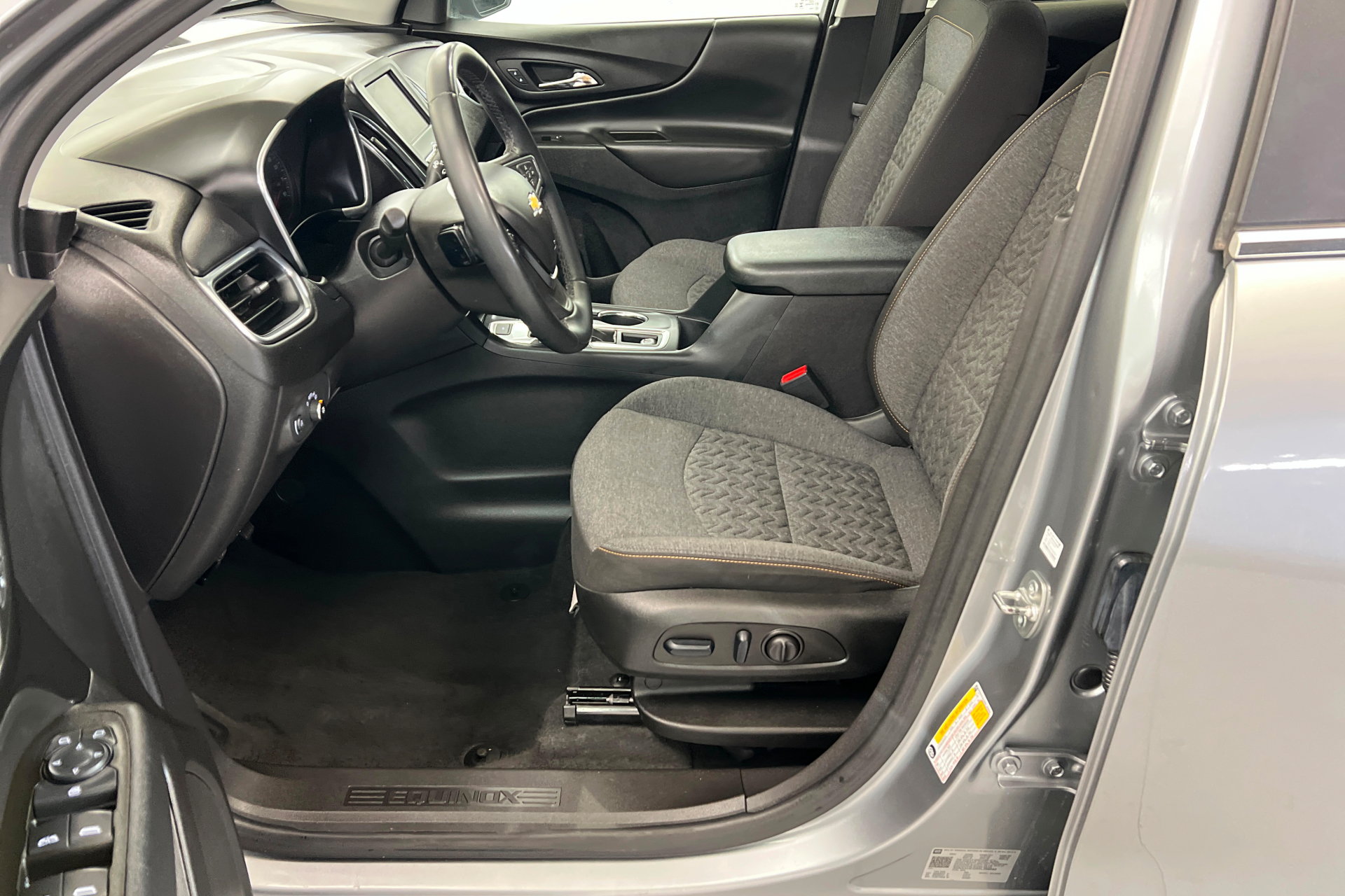 Used 2024 Chevrolet Equinox LT AWD/4WD image 17