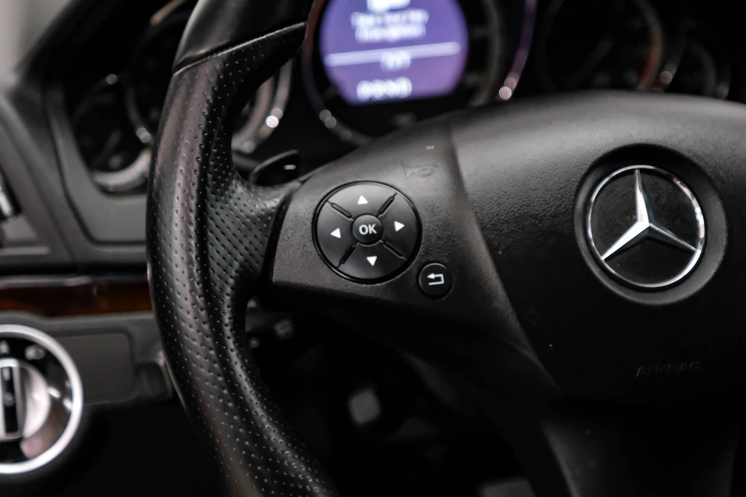 Used 2011 Mercedes-Benz E 550 Coupe image 17