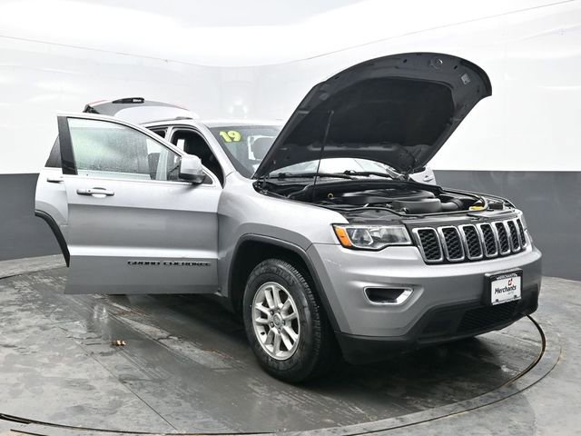 Used 2019 Jeep Grand Cherokee Laredo AWD/4WD image 42