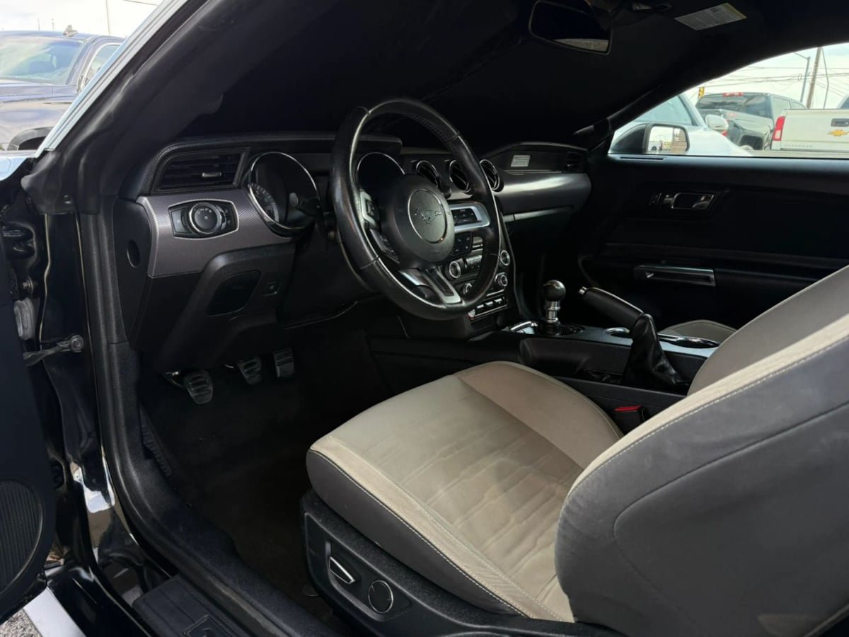 Used 2016 Ford Mustang Coupe RWD image 36