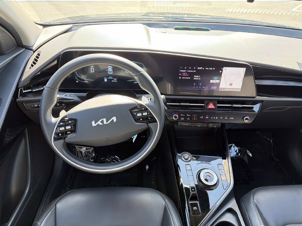 Used 2025 Kia Niro EX FWD image 7