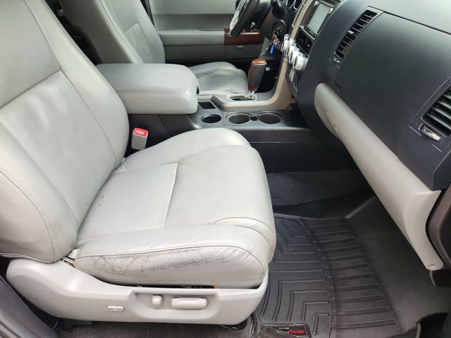 Used 2015 Toyota Sequoia Platinum RWD image 28