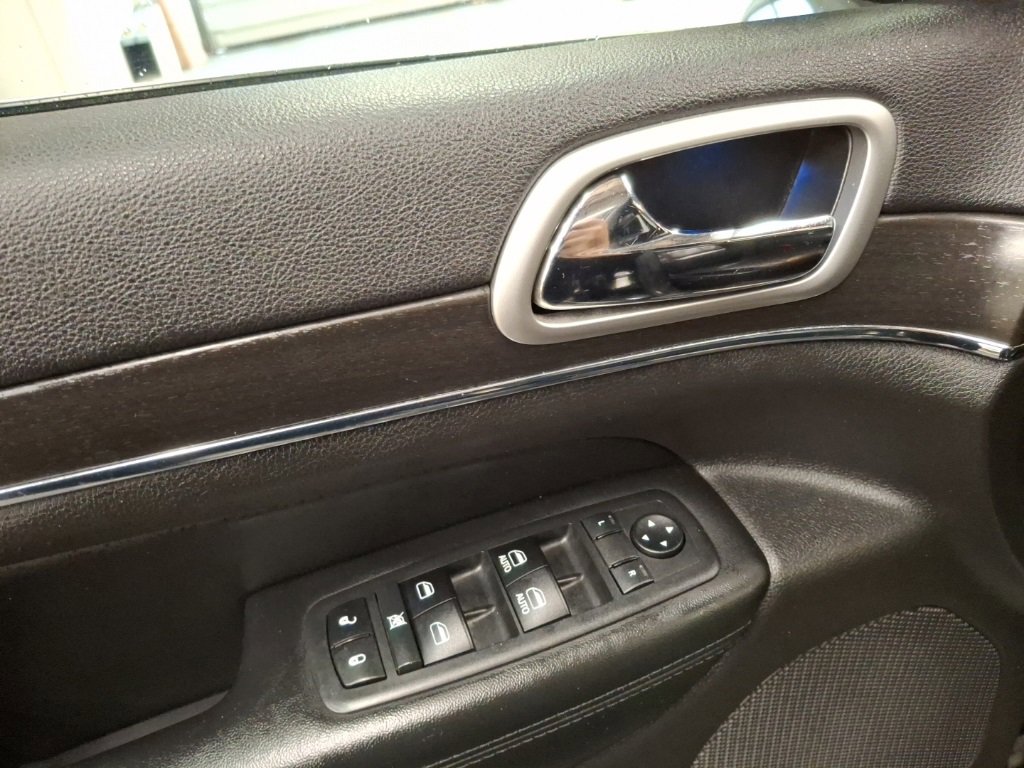 Used 2018 Jeep Grand Cherokee Limited w/ Trailer Tow Group IV image 14