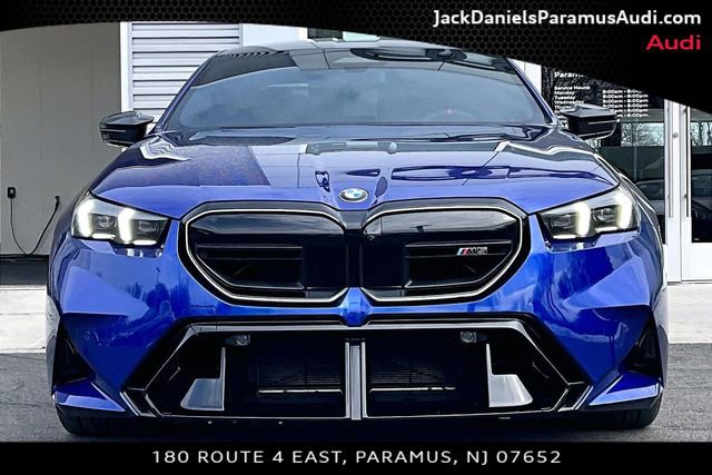 Used 2025 BMW M5 w/ Carbon Package image 3