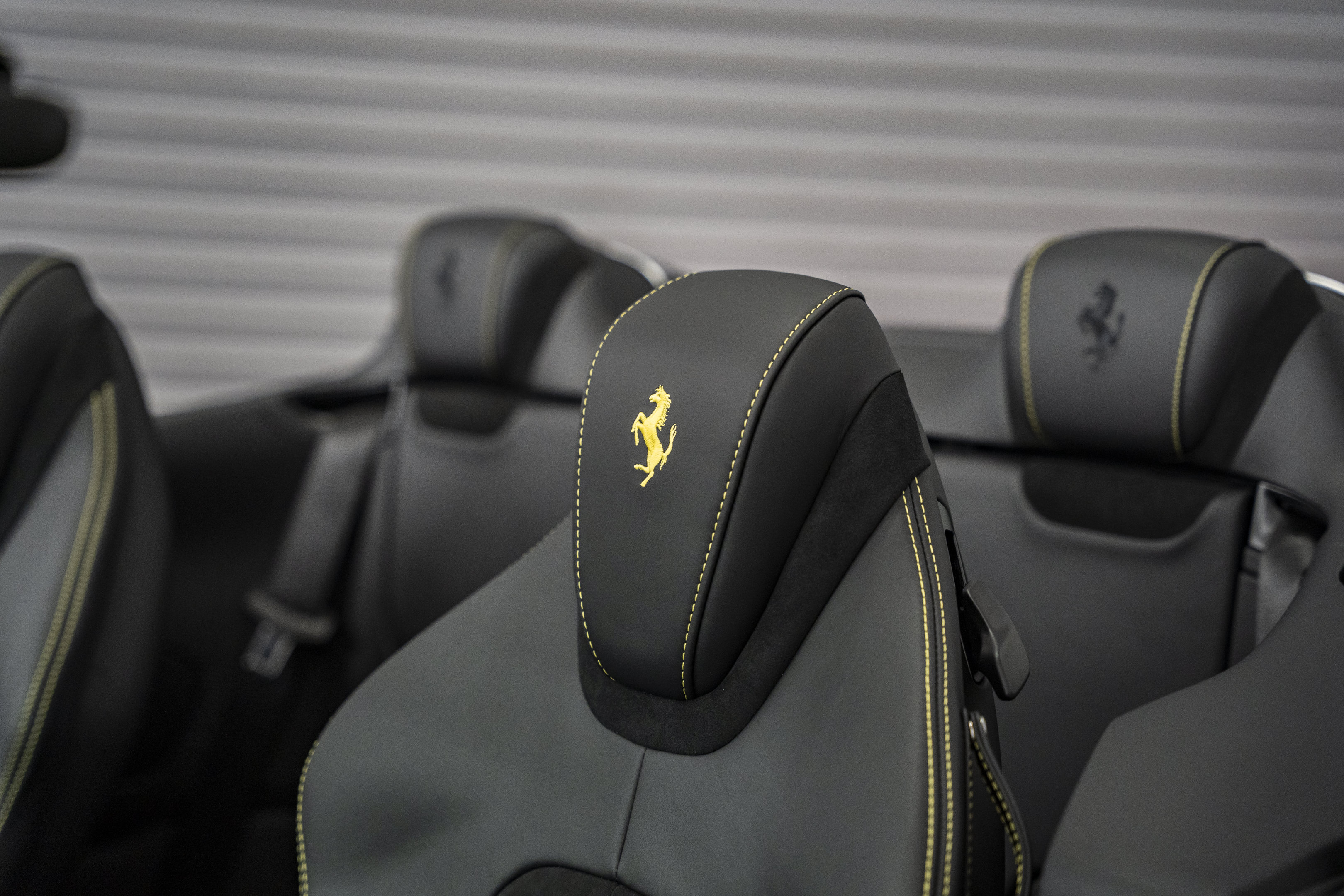 Used 2025 Ferrari Roma Spider RWD image 32