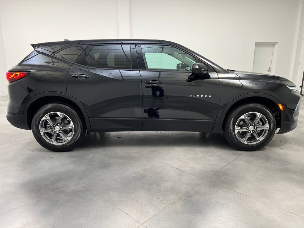 Used 2025 Chevrolet Blazer LT image 8