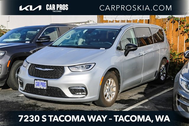 Used 2024 Chrysler Pacifica Touring-L