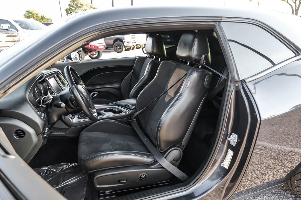 Used 2018 Dodge Challenger R/T Plus image 33
