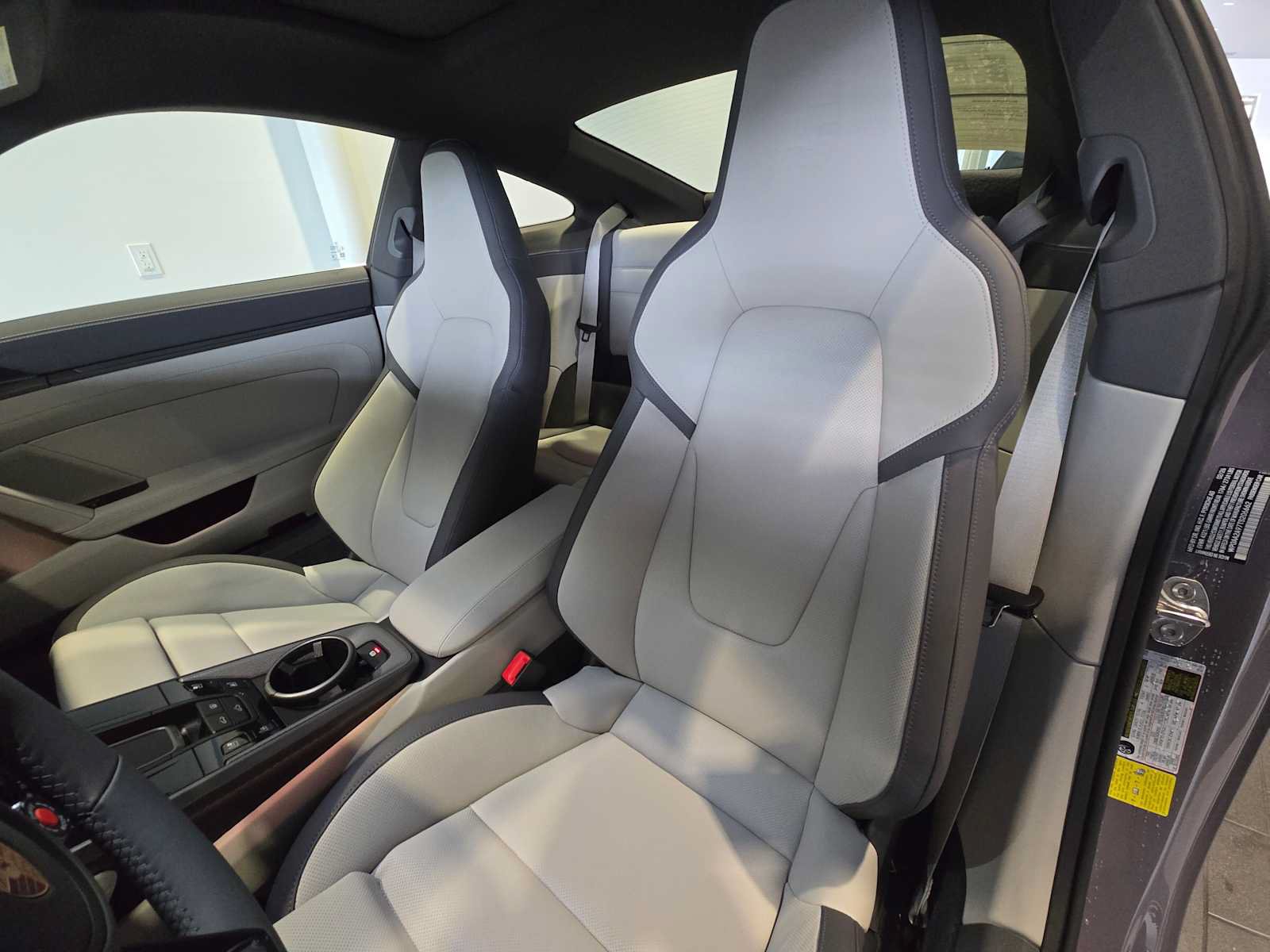 Used 2026 Porsche 911 Carrera RWD image 5