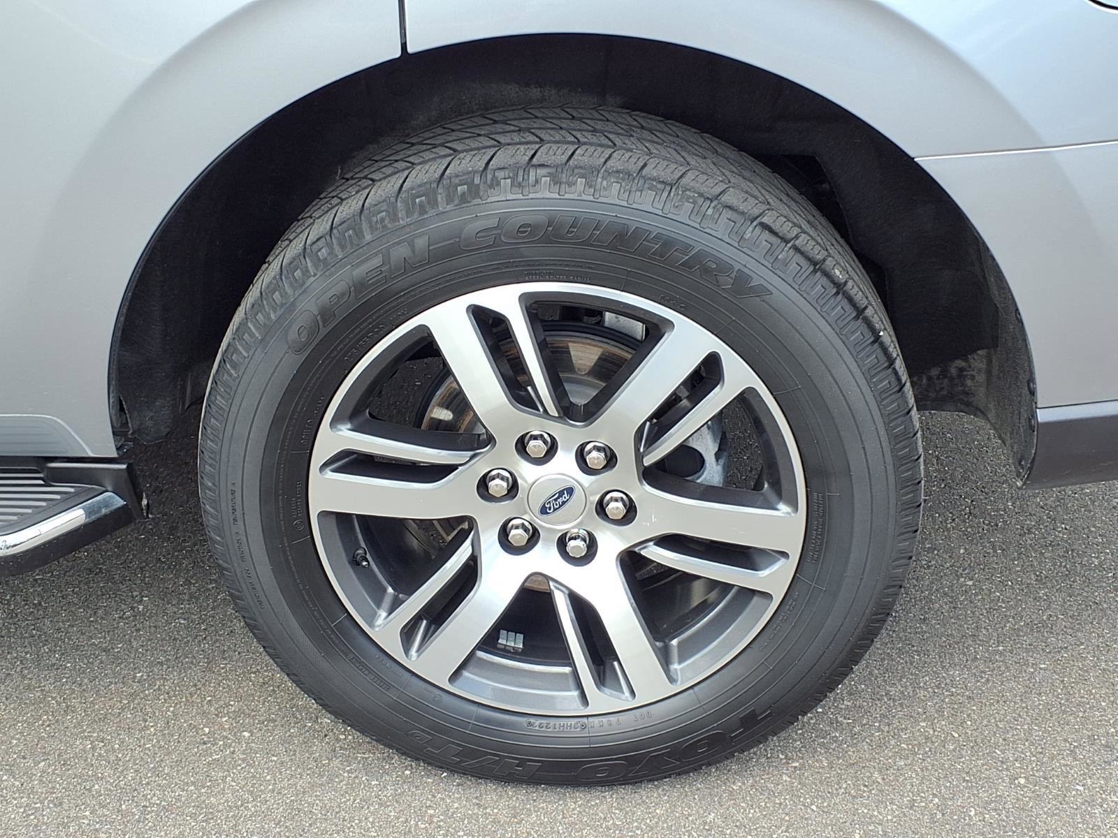 Used 2022 Ford Expedition XLT image 32