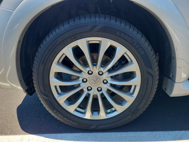 Used 2016 INFINITI QX80 4WD w/ Deluxe Technology Package image 18