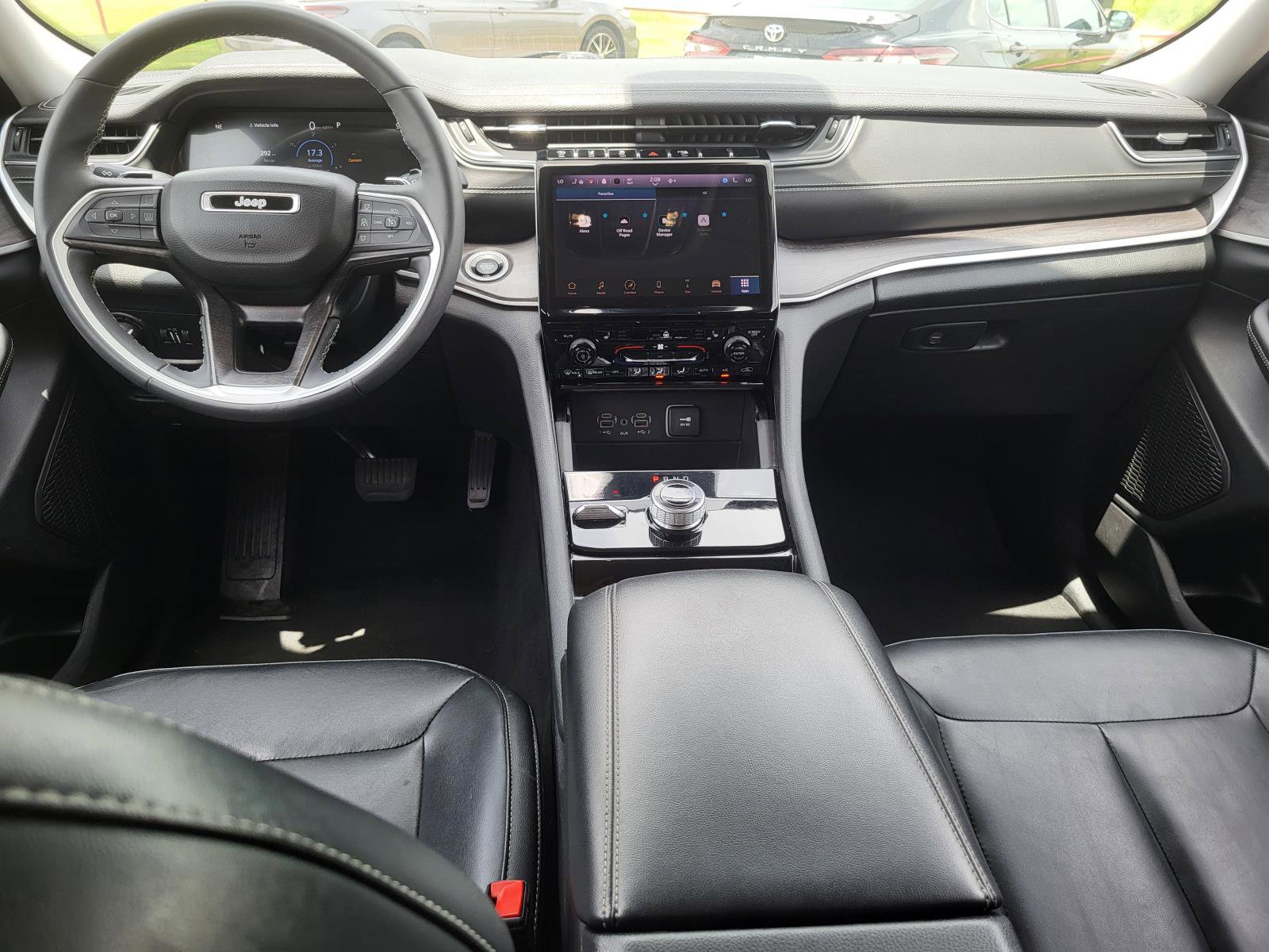 Used 2023 Jeep Grand Cherokee Limited image 32